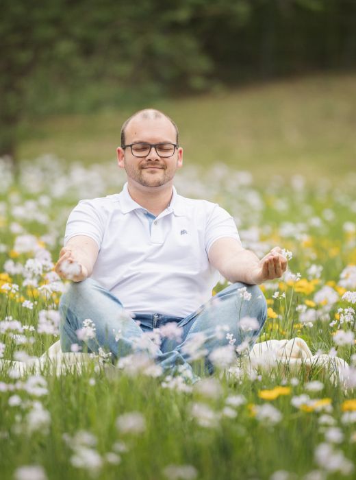 AMBRUS - Holistic Healing - Mentoring - Coaching - ätherische Öle - Natur - Blumenwiese - Mentoring